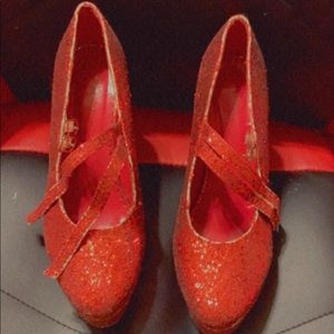 Red sparkle pumps